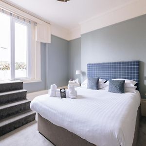 The Crown Pub & Guesthouse